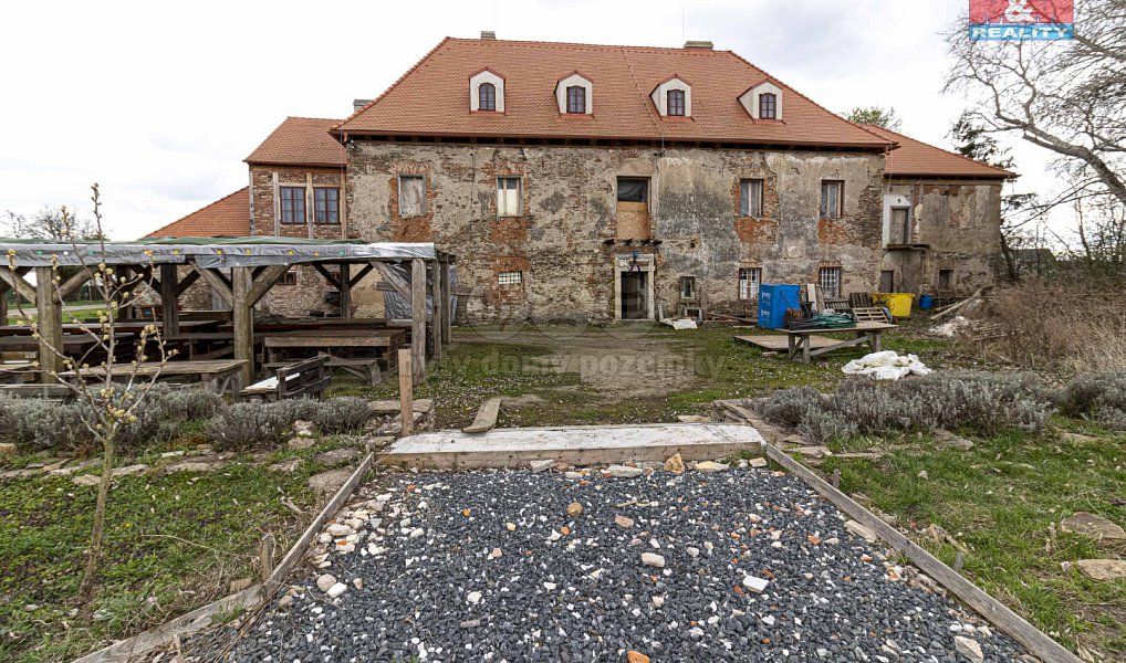 Prodej ubytovacího objektu 983 m², Žáky – náhled fotky 8