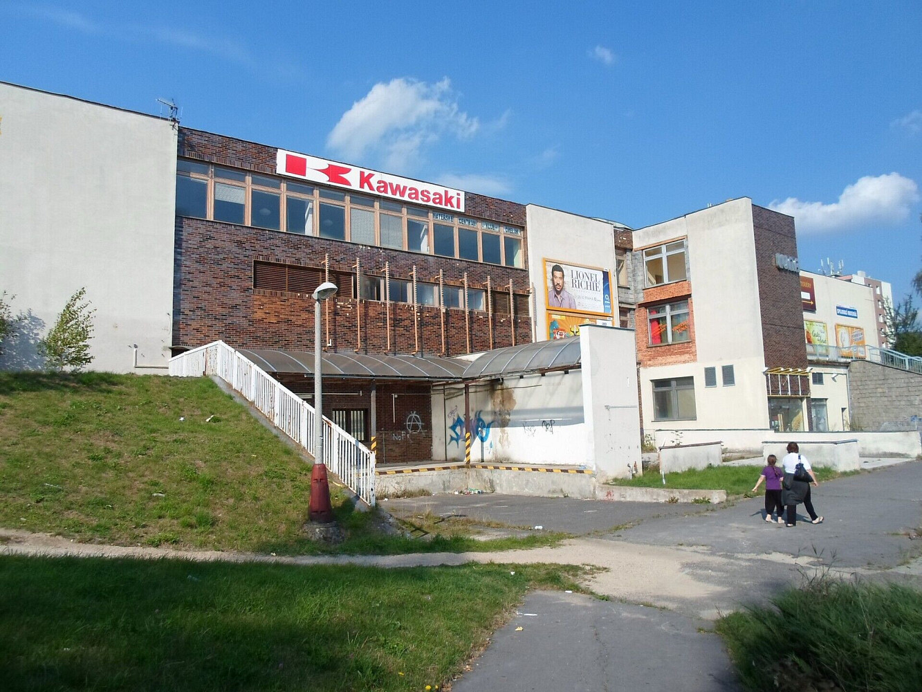 Pronájem obchodních prostor 100 m² – fotografie 2