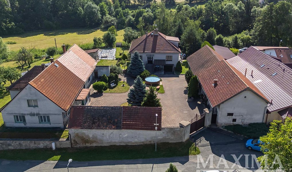 Prodej domu 340 m² s pozemkem 4 800 m², Bečváry – náhled fotky 29