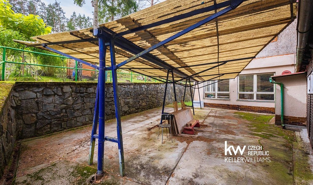 Prodej ubytovacího objektu 655 m², Křečovice – náhled fotky 17