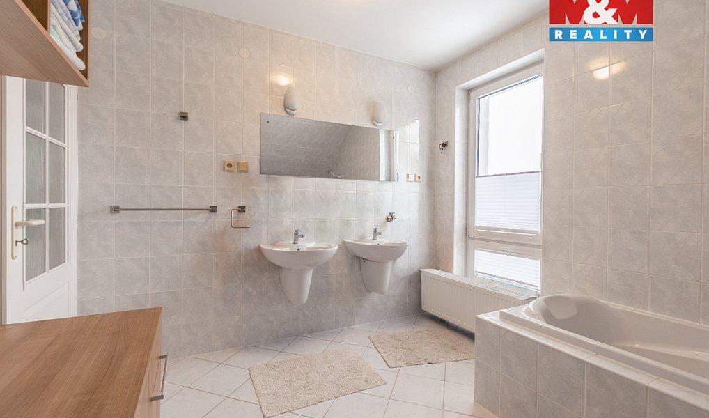 Prodej domu 229 m² s pozemkem 1 015 m², Varnsdorf – náhled fotky 11