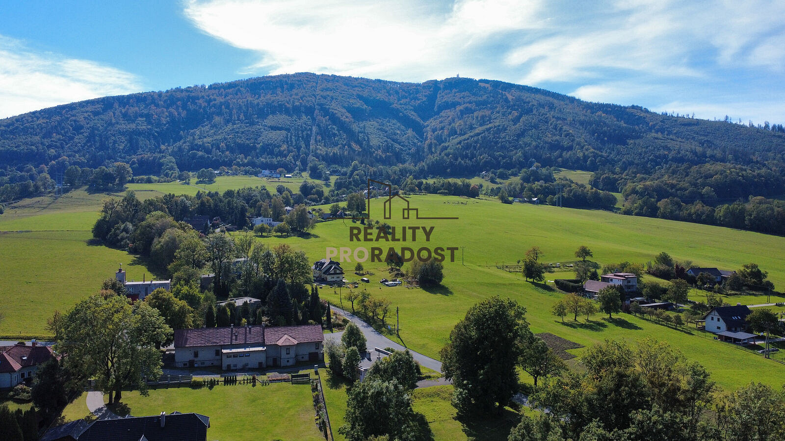 Prodej stavebního pozemku 3 052 m² – fotografie 5