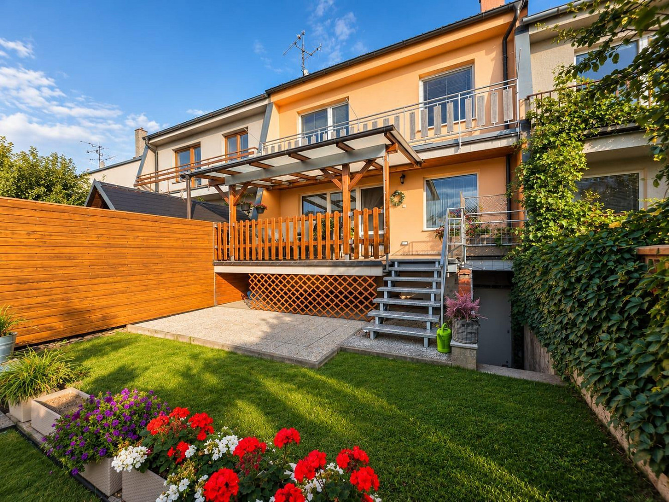 Prodej domu 208 m² s pozemkem 299 m²