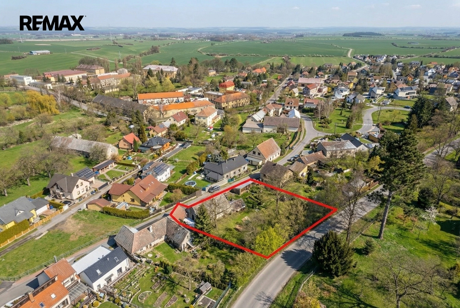 Prodej stavebního pozemku 1 643 m² — photo 4