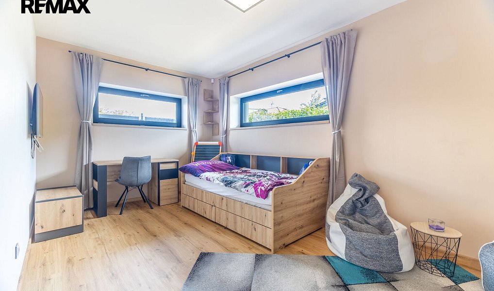 Prodej domu 180 m² s pozemkem 918 m², Černuc – náhled fotky 12