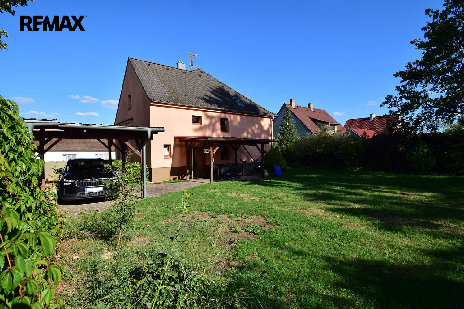 Prodej domu 222 m² s pozemkem 1 115 m²