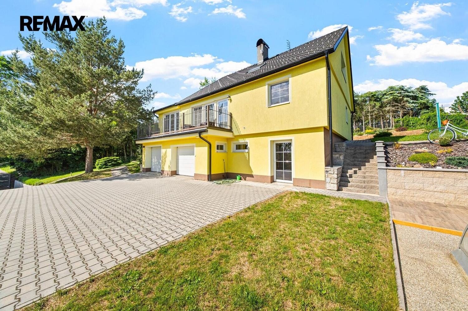 Prodej domu 300 m² s pozemkem 150 m²