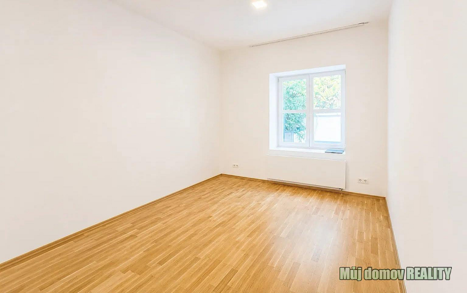 Pronájem bytu 4+kk 104 m² — photo 3