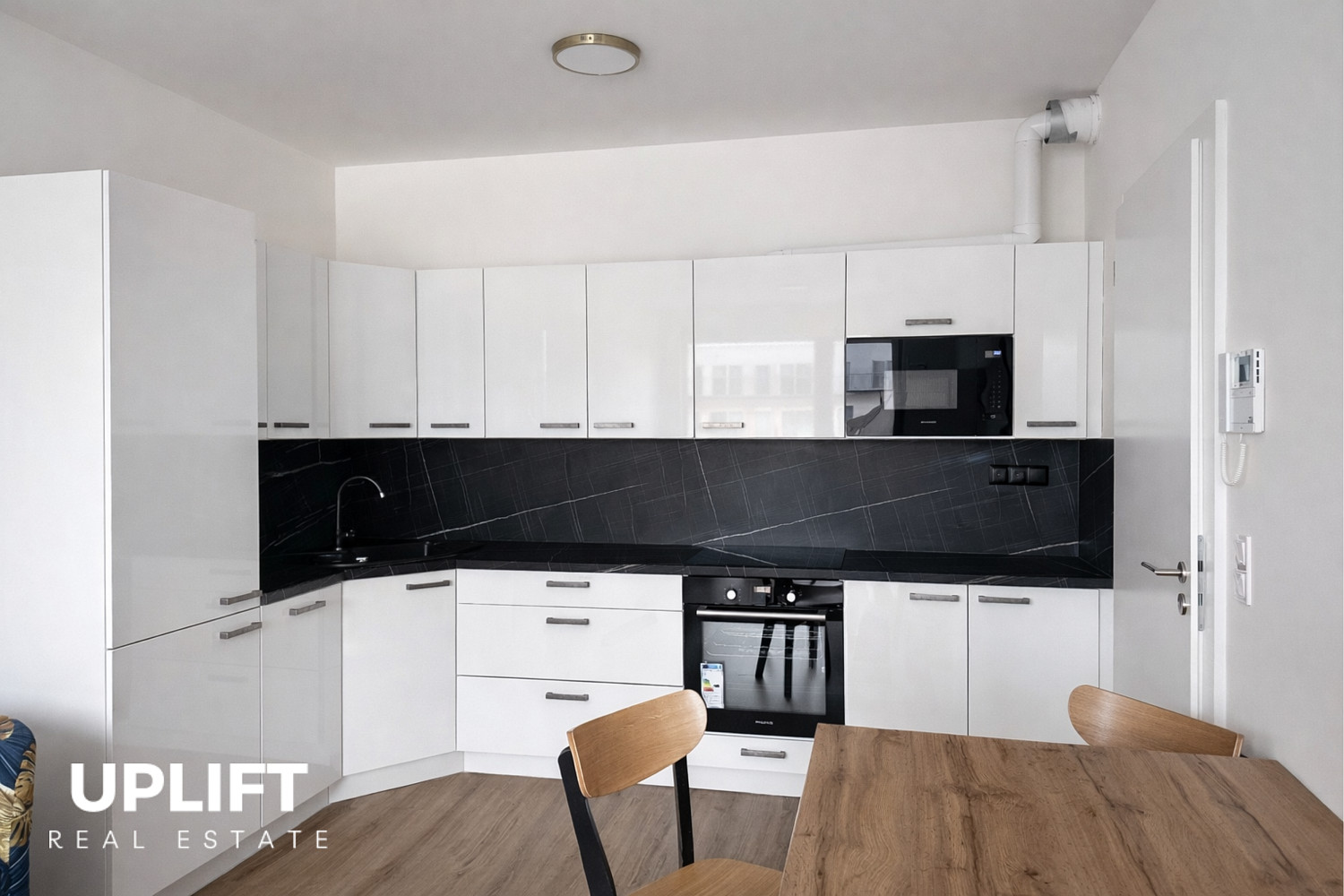 Pronájem bytu 2+kk 50 m² – fotografie 2