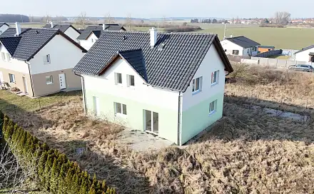 Dražba domu 146 m² s pozemkem 1 028 m², Smilovice - Újezdec, okres Mladá Boleslav