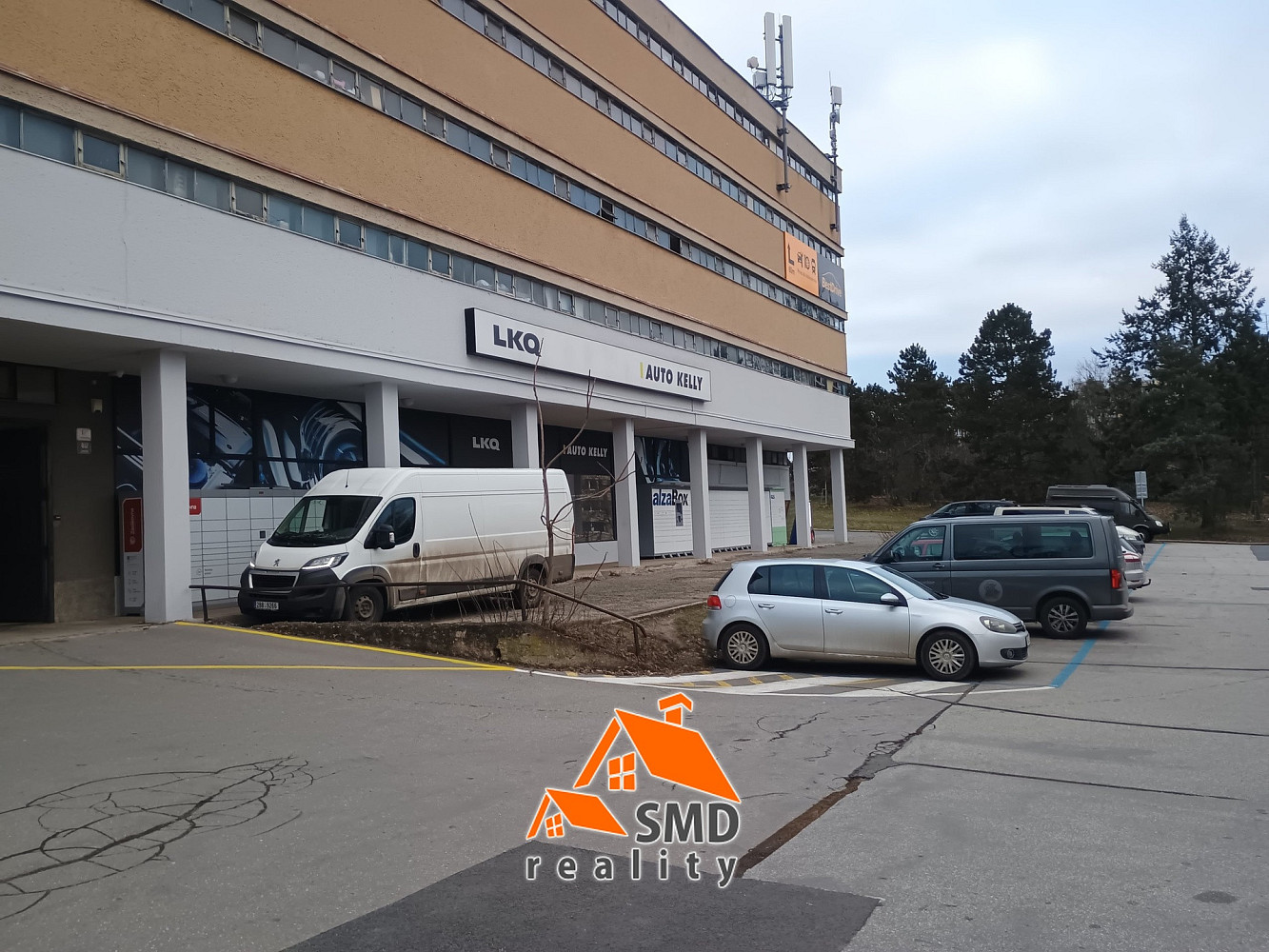 Pronájem garážového stání 12,5 m2, brno - lesná — photo 5