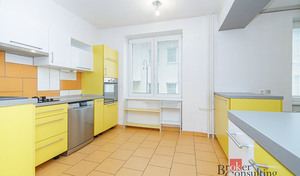 Prodej bytu 3+kk 76 m², Opava – náhled fotky 2