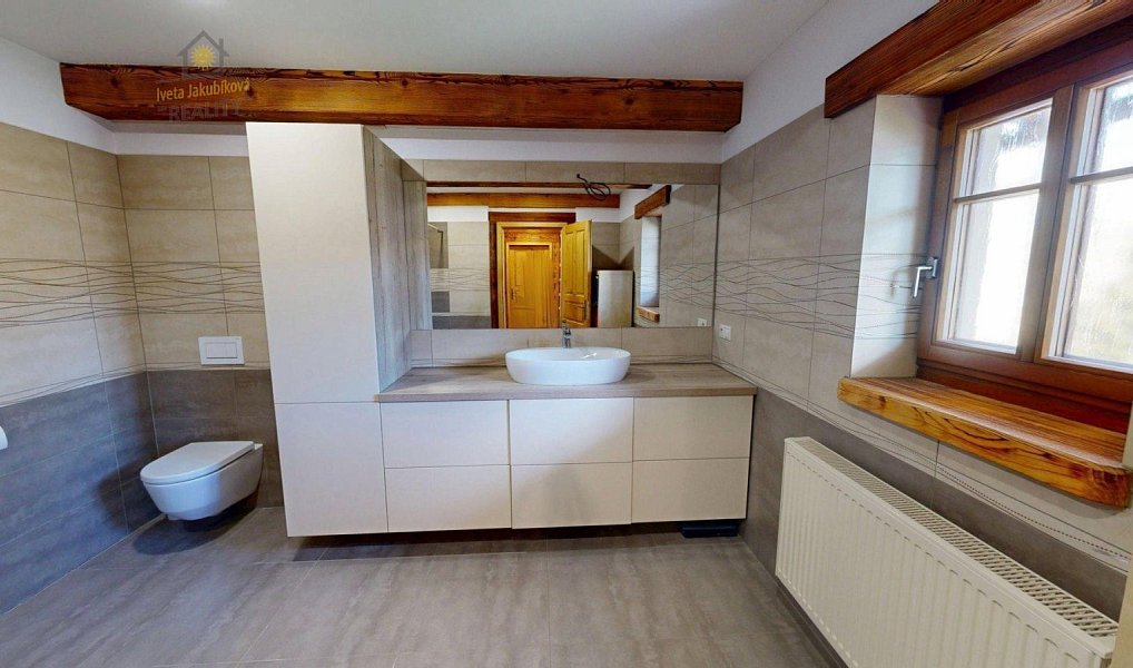 Pronájem domu 638 m² s pozemkem 1 266 m², Okna – náhled fotky 20