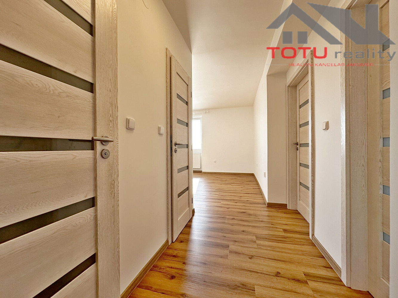 Pronájem bytu 3+kk 70 m² – fotografie 3