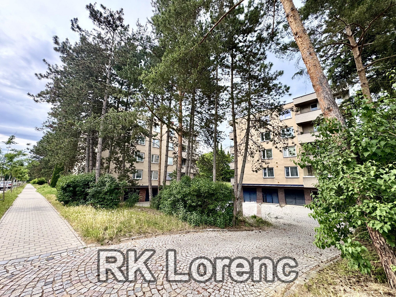 Pronájem garážového stání na ul. Marie Majerové Brno - Lesná – další