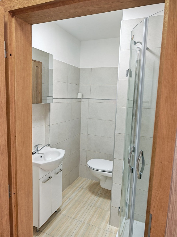 Pronájem bytu 1+kk 28 m² – fotografie 4