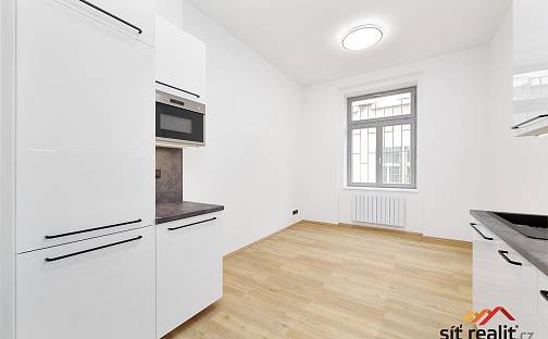 Pronájem bytu 2+kk 43 m², Březinova, Praha 8 - Karlín
