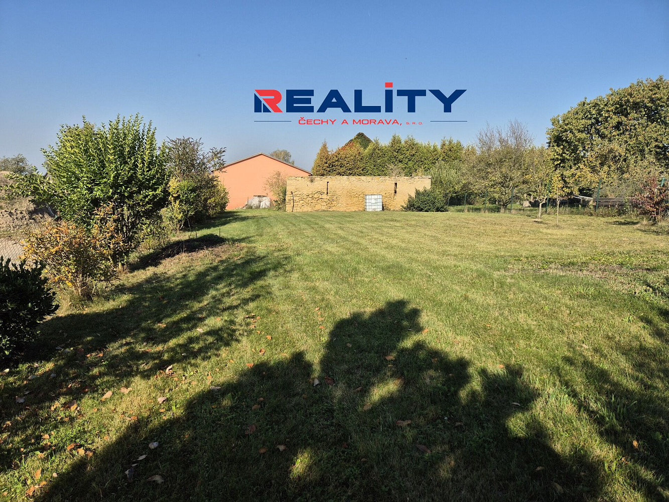 Prodej stavebního pozemku 893 m² – fotografie 2