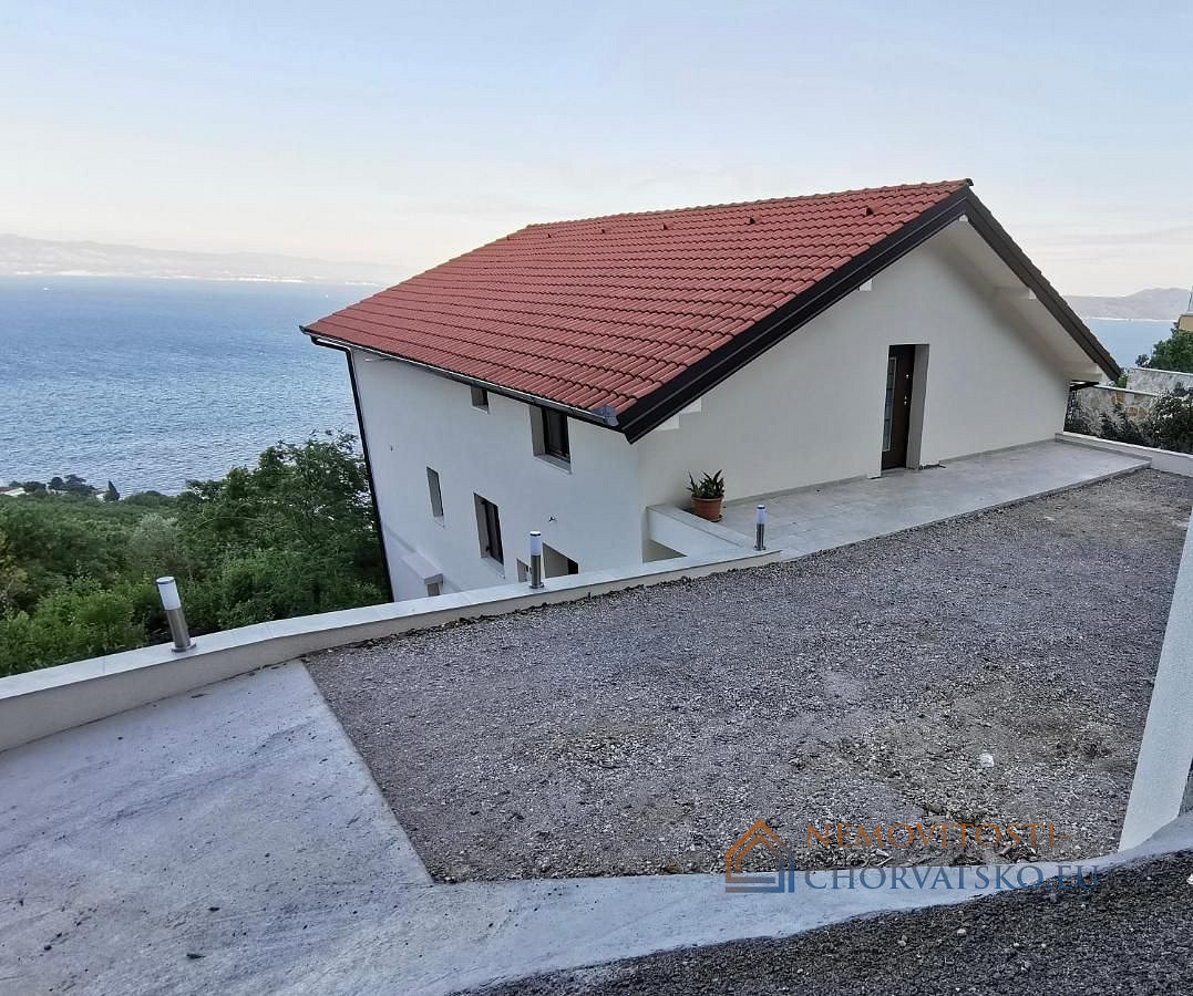 Prodej domu 340 m² s pozemkem 1 000 m² - Widok 3