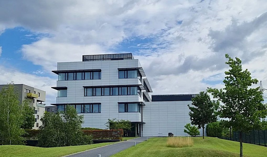 Pronájem kanceláře 349 m², Vestec – náhled fotky 9