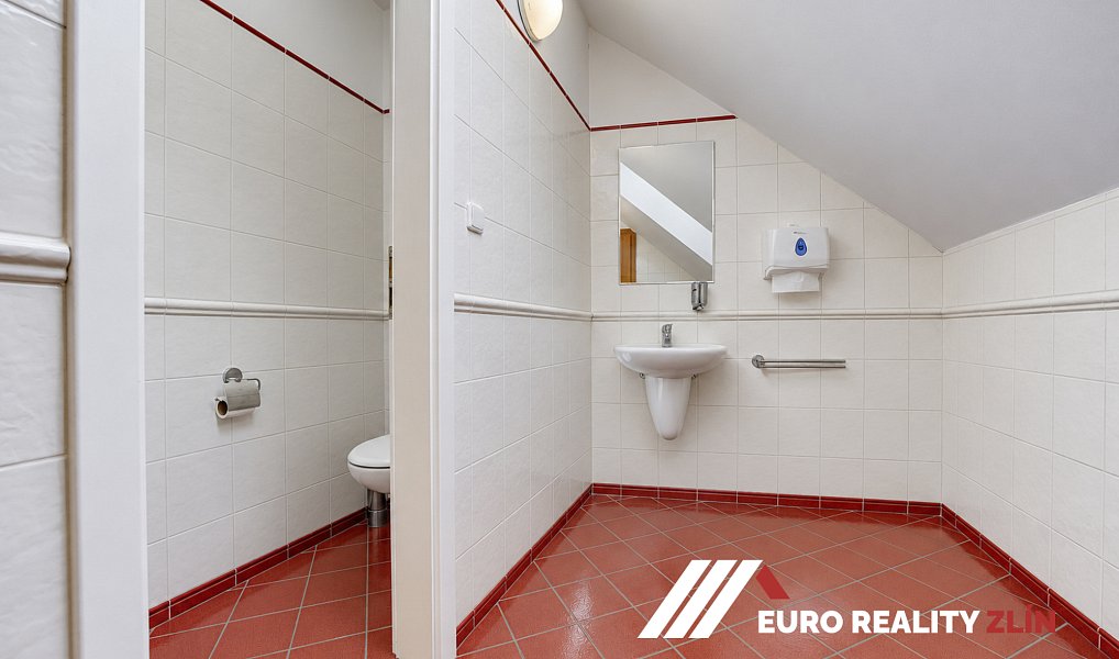 Pronájem kanceláře 477 m², Zlín – náhled fotky 11