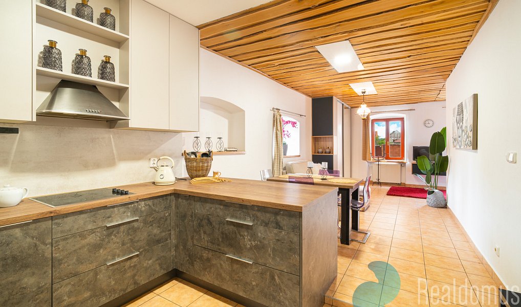 Prodej výrobních prostor 1 075 m², Babice – náhled fotky 8