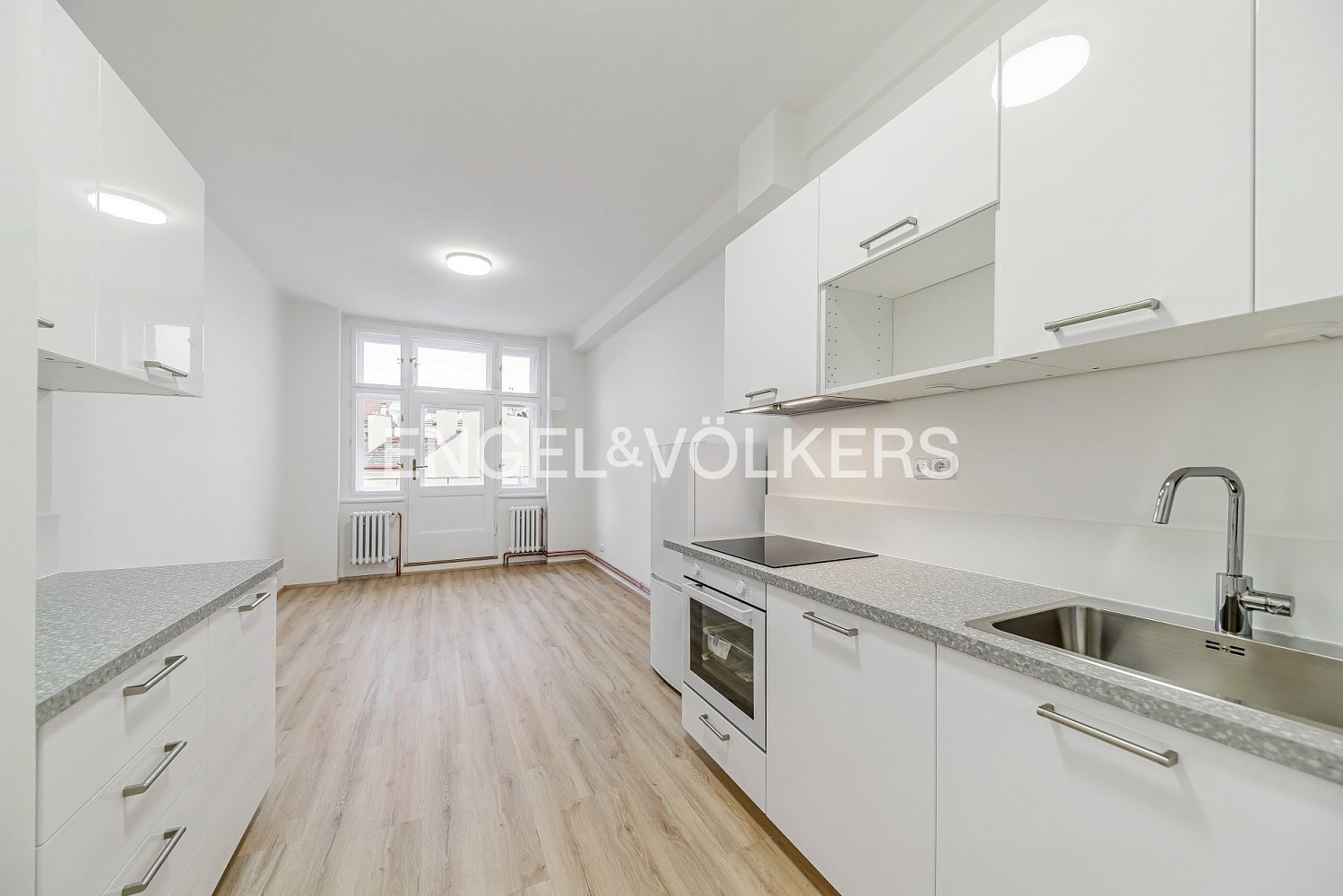 Pronájem bytu 3+1 120 m² – fotografie 2