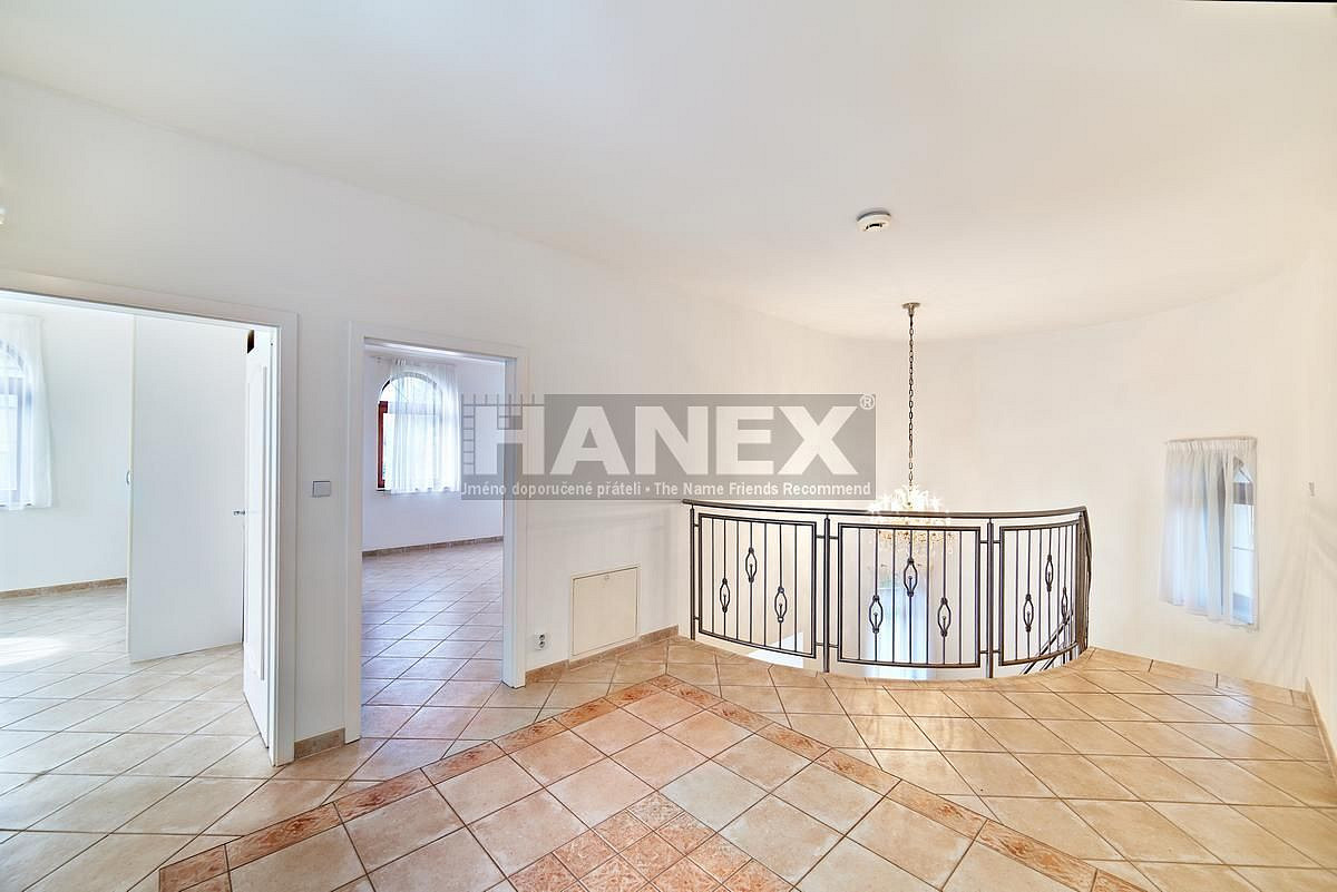 Pronájem domu 243 m² s pozemkem 540 m² – pohled 6