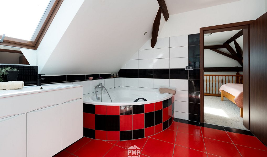 Prodej domu 238 m² s pozemkem 1 218 m², Malešovice – náhled fotky 24