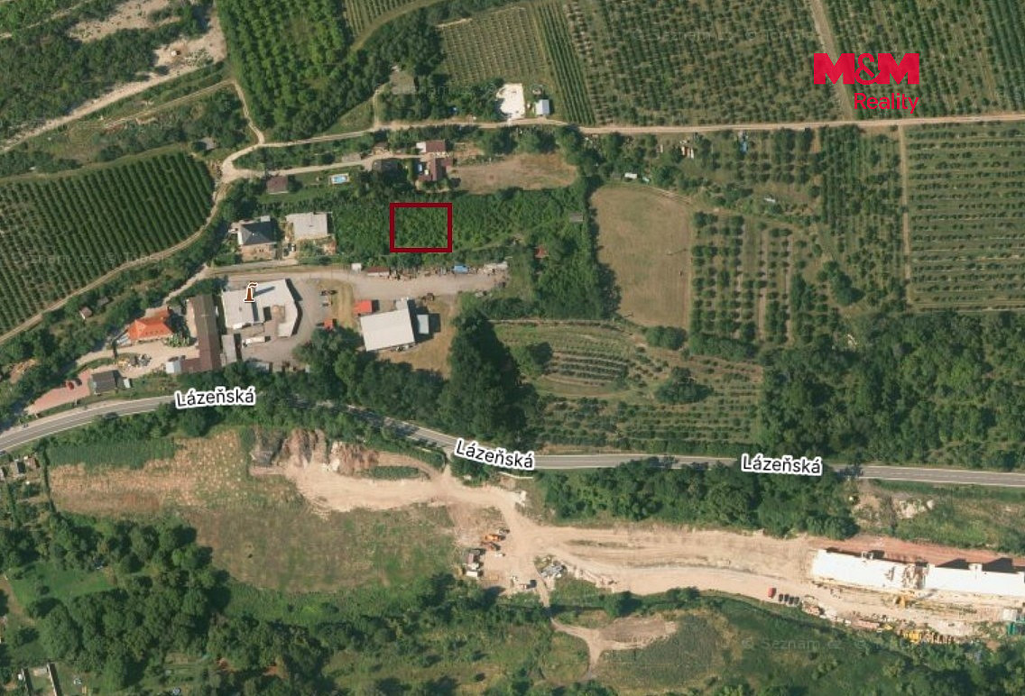 Prodej stavebního pozemku 895 m² – fotografie 2