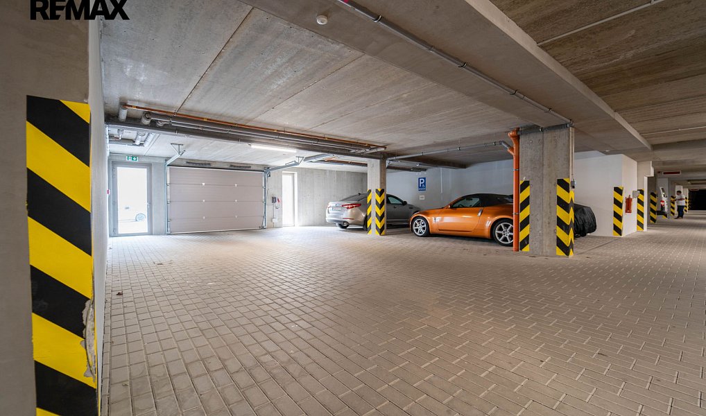 Prodej dvou garážových stání v novém bytové domě, ulice 5. května, Kolín, Kolín – náhled fotky 12