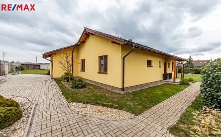 Prodej domu 153 m² s pozemkem 1 882 m², Okrajová, Velká Dobrá, okres Kladno