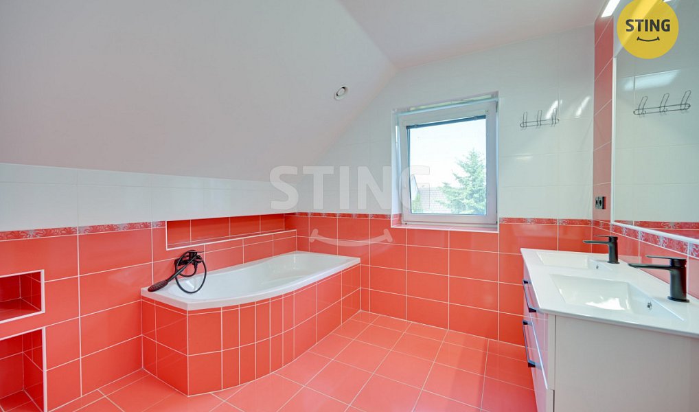 Prodej domu 168 m² s pozemkem 552 m², Šardice – náhled fotky 22