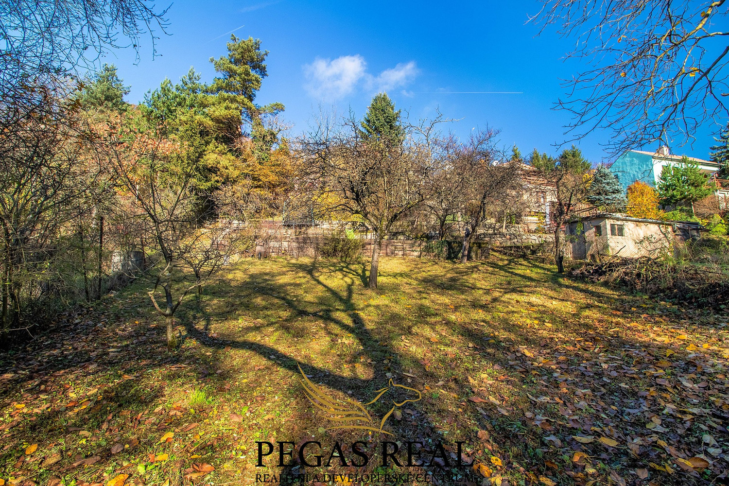 Prodej stavebního pozemku 1 841 m² – další