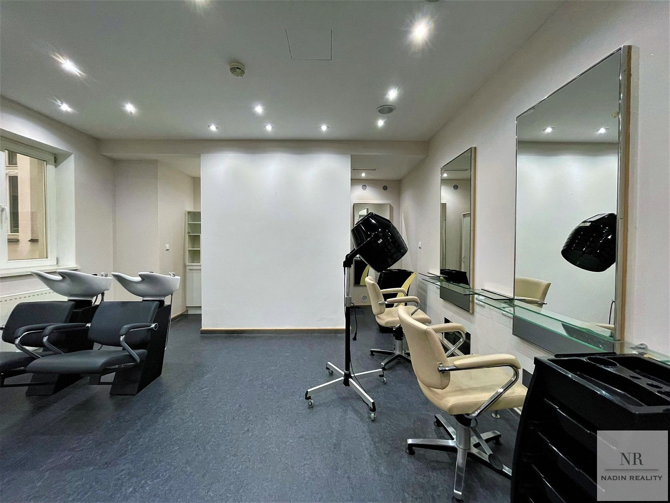 Pronájem obchodních prostor 131 m² – pohled 5