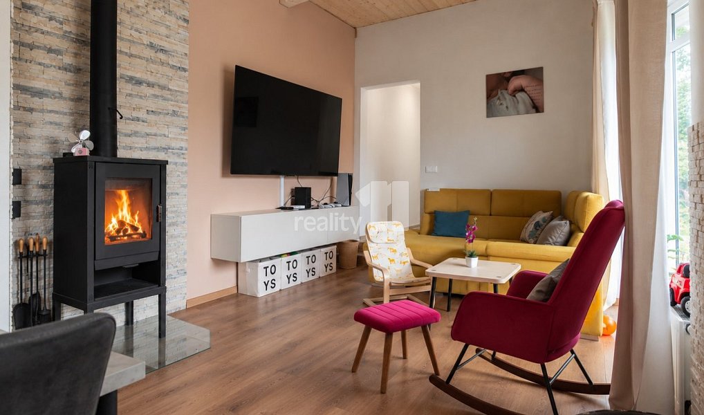 Prodej domu 114 m² s pozemkem 1 800 m², Vinary – náhled fotky 7
