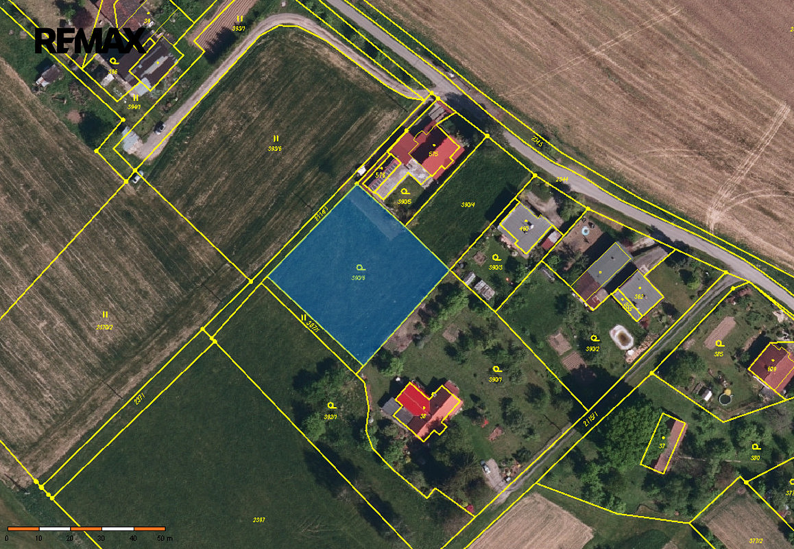 Prodej stavebního pozemku 1 676 m² – fotografie 2