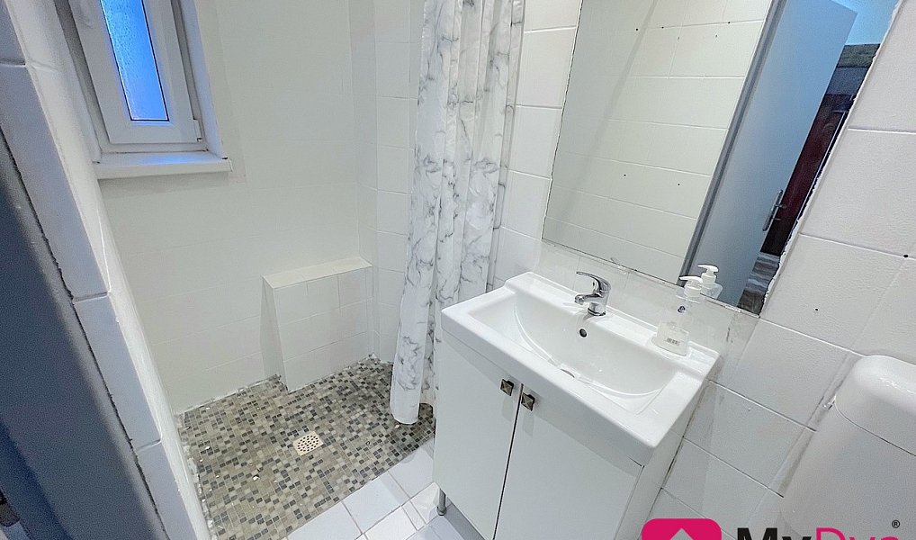 Prodej bytu 1+1 29 m², Praha – náhled fotky 9