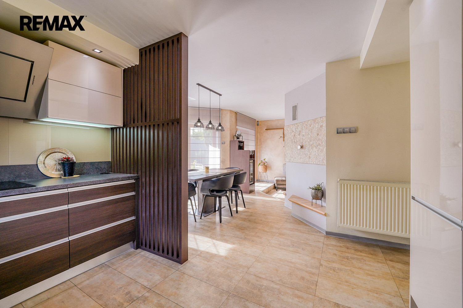 Prodej domu 200 m² s pozemkem 1 161 m² — photo 2