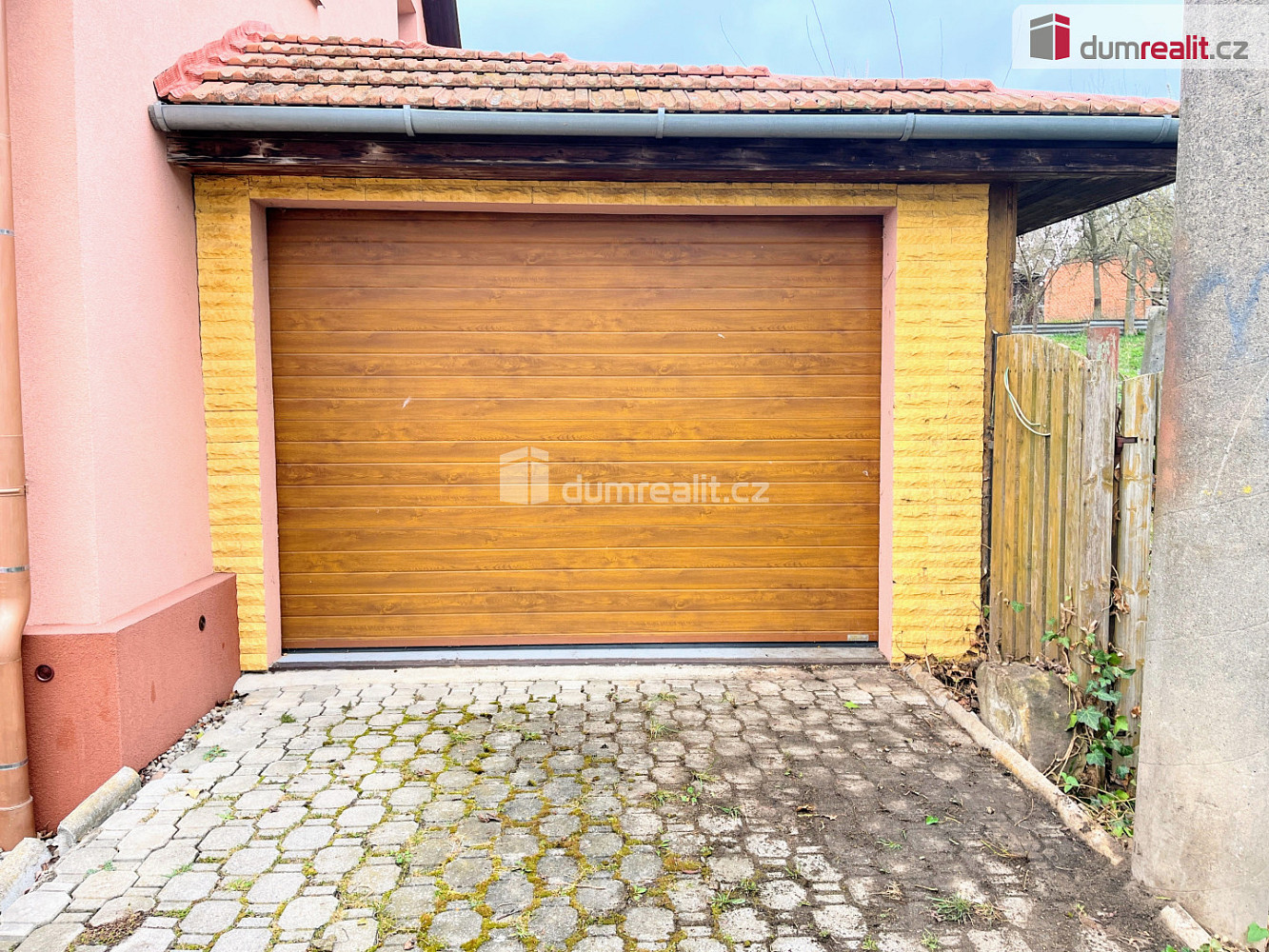Pronájem garáže o výměře 25 m2 v uherském hradišti