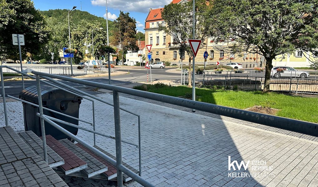 Pronájem obchodních prostor 136 m², Bílina – náhled fotky 24