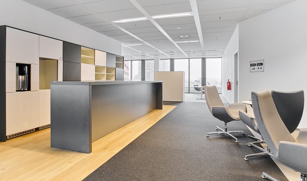 Pronájem kanceláře 989 m², Praha – náhled fotky 8