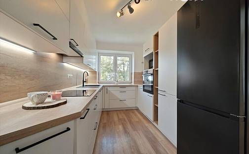 Prodej bytu 3+1 72 m², Sídliště, Jindřichův Hradec - Jindřichův Hradec III