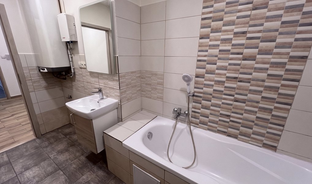 Prodej bytu 2+kk 42 m², Náchod – náhled fotky 5