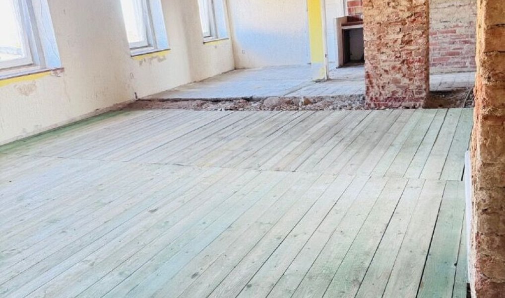 Prodej domu 328 m² s pozemkem 950 m², Vráž – náhled fotky 33