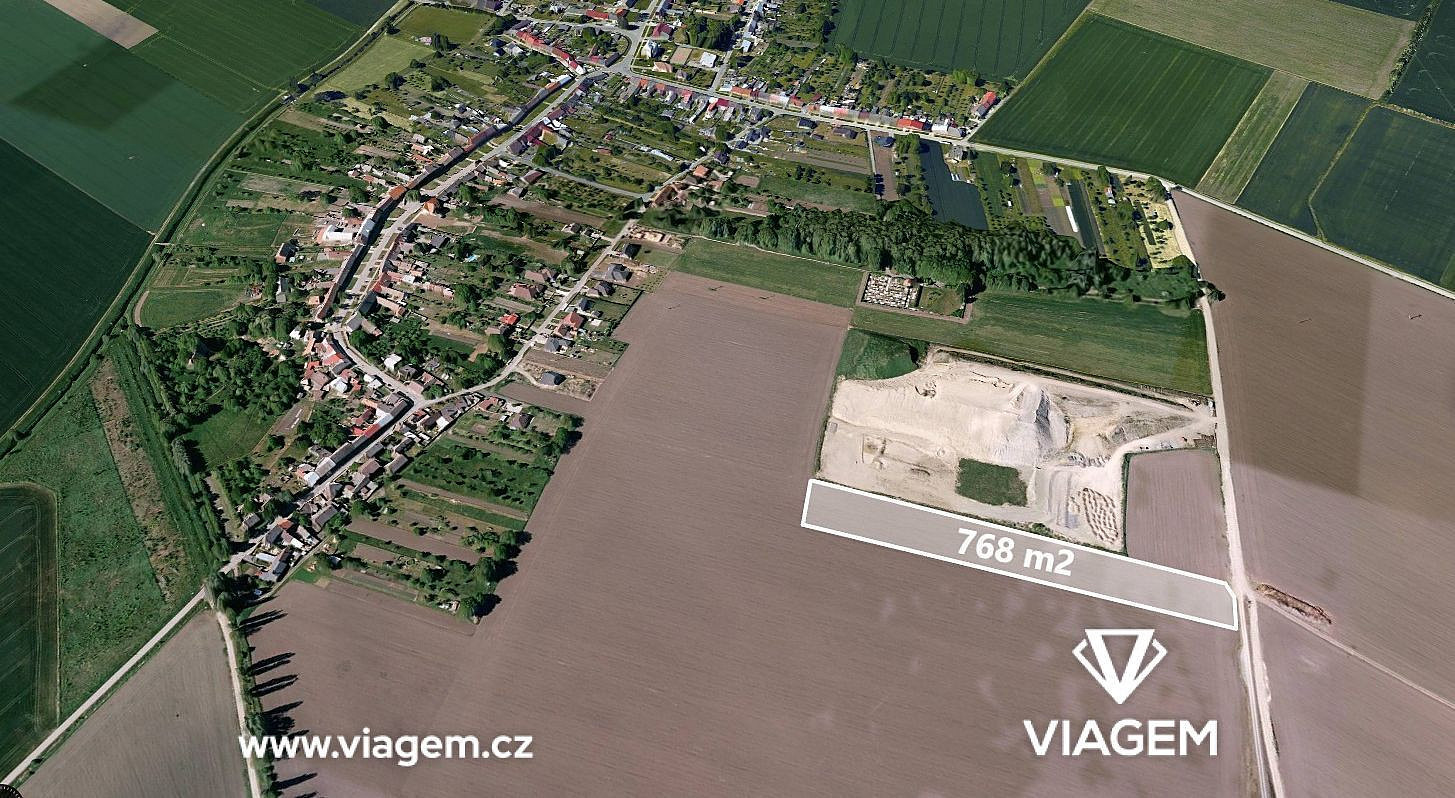 Prodej pole 1 536 m²