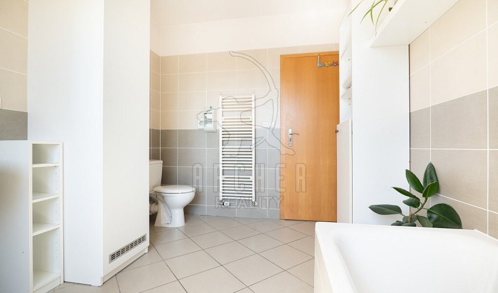 Prodej domu 130 m² s pozemkem 261 m², Jesenice – náhled fotky 27