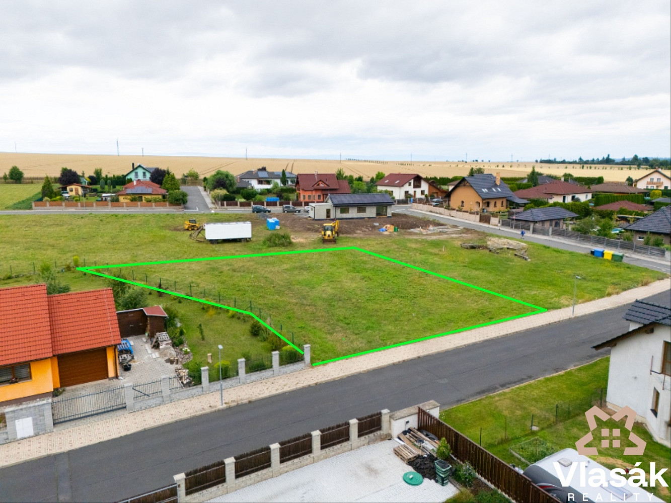 Prodej stavebního pozemku 1 210 m²