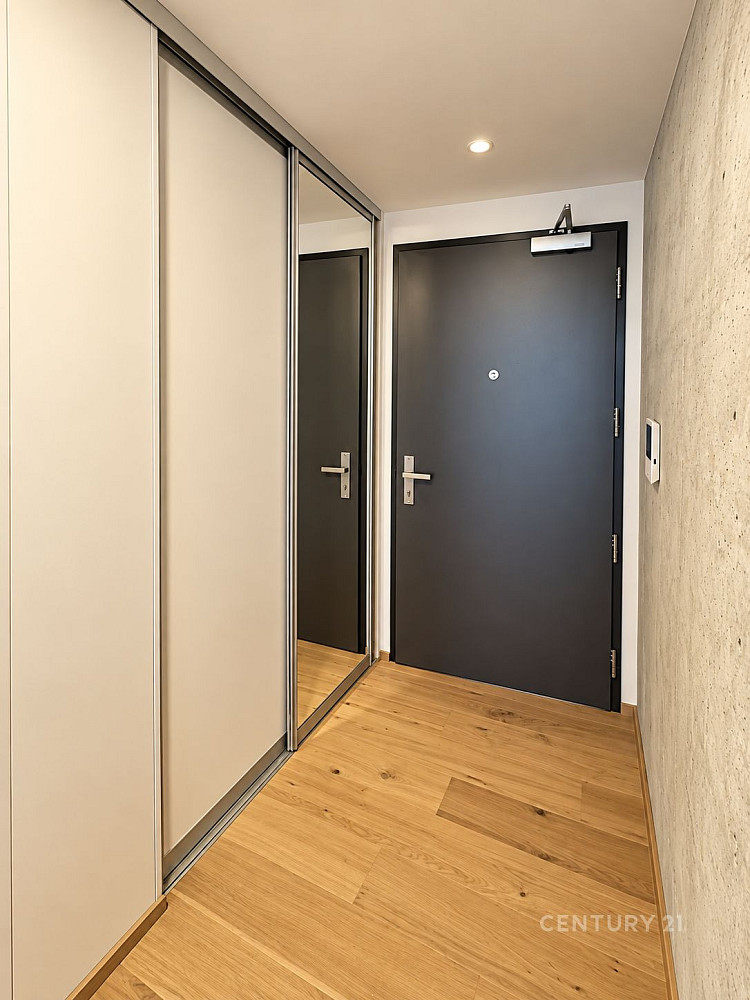 Pronájem bytu 1+kk 38 m² – fotografie 3