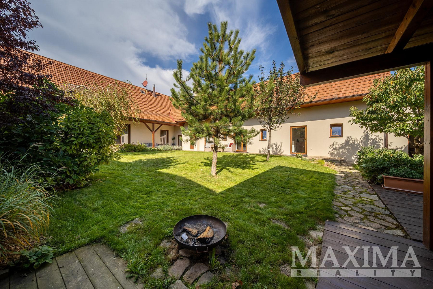 Prodej domu 300 m² s pozemkem 556 m²